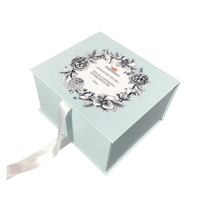 OEM ODM Magnetisch Flip Top Gift Box With Met een laag bedekt Lint 120-400G 2